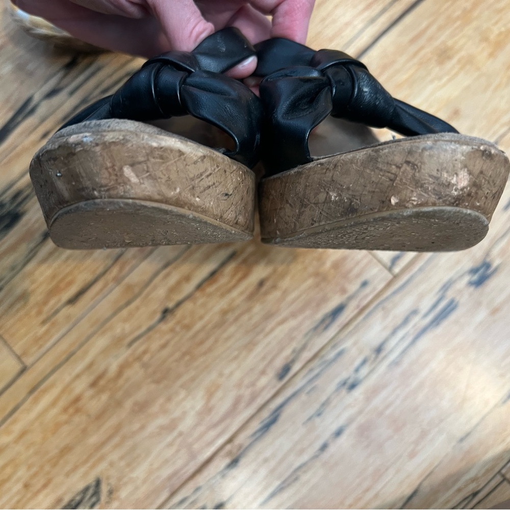 2 pairs of wedges 9.5 - Picture 10 of 13